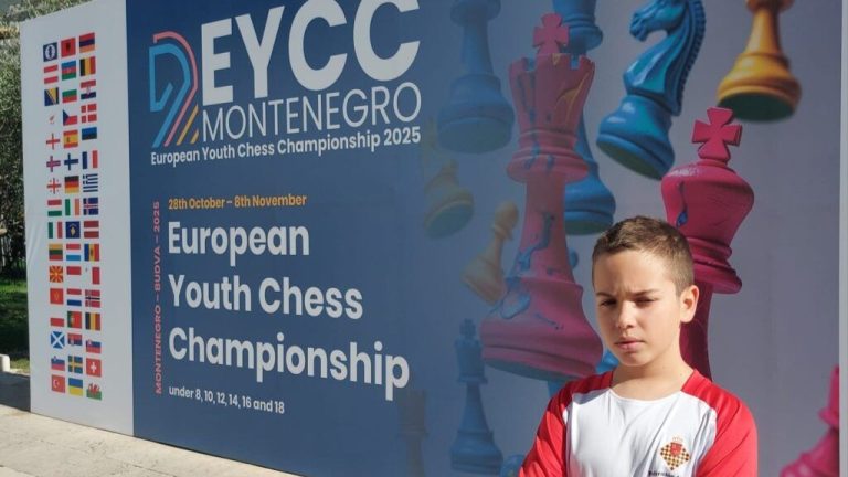 Jóvenes y Campeonas, Dos Historias de Ajedrez