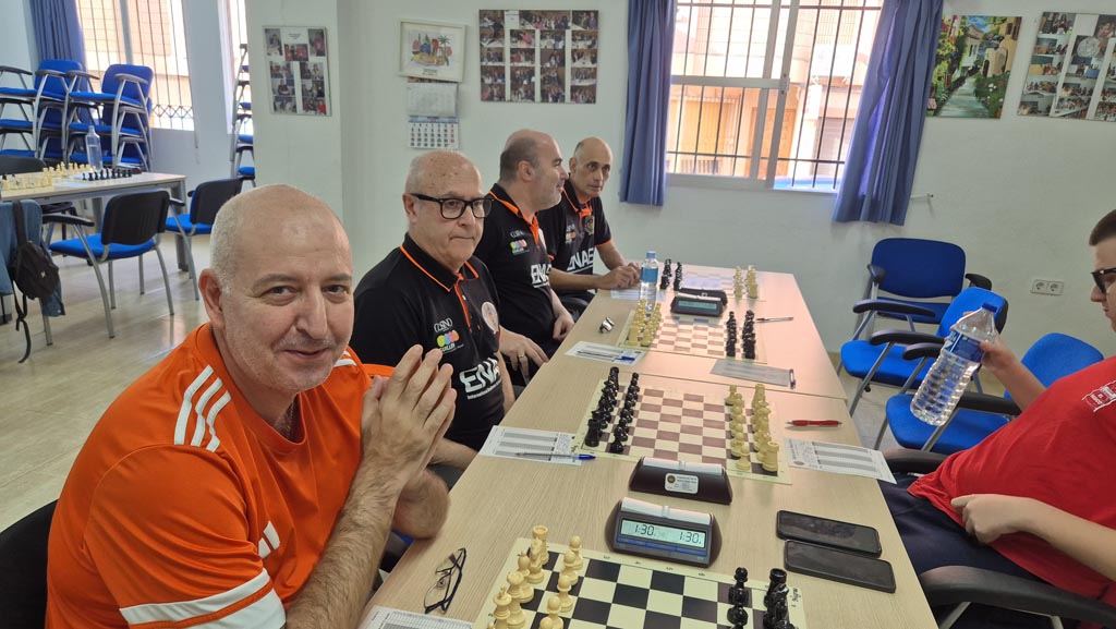 Thader Chess ENAE Magenta